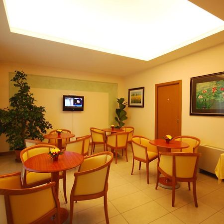 Hotel Gala 페자로 외부 사진