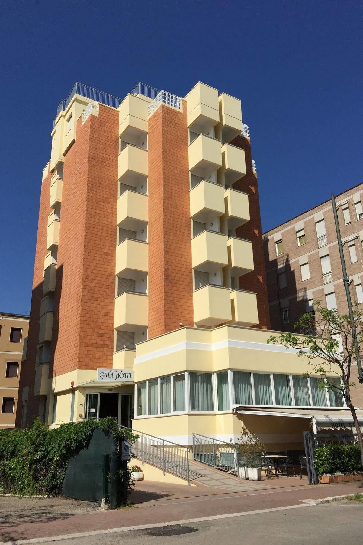 Hotel Gala 페자로 외부 사진
